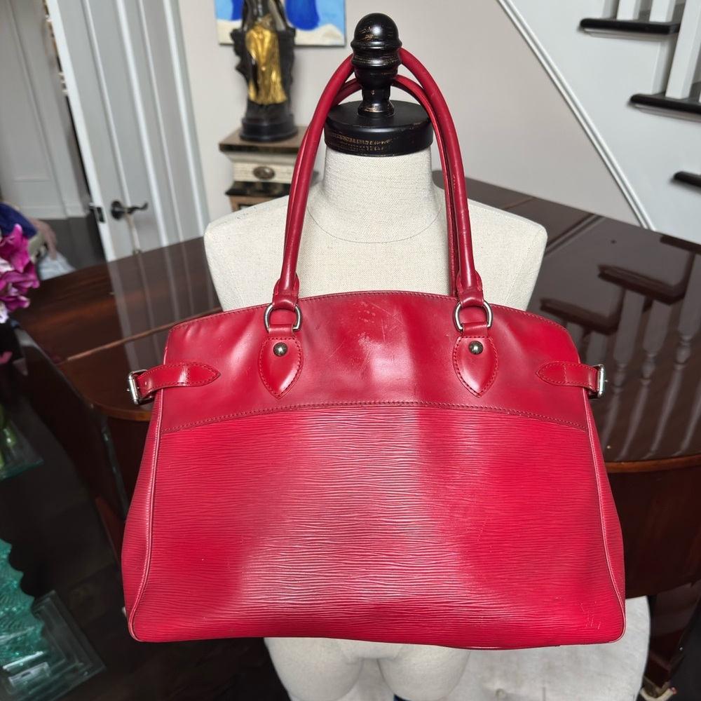 Louis Vuitton Epi Leather Passy GM Red Tote Bag